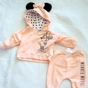 Disney Baby girls sweatsuit size 0-3 months